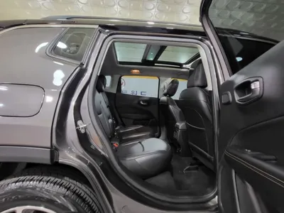 Jeep Compass 2020, 65696 км, за 11093.61 USD - фото 17