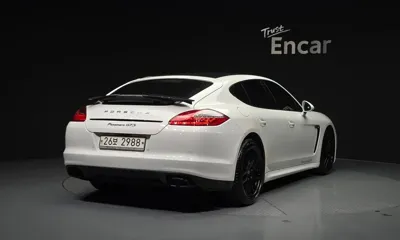 Porsche Panamera 2013, 136797 км, за 15534.12 USD