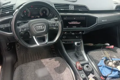 Audi Q3 2022, 40500 км, за 27976 USD