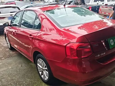 Volkswagen Jetta 2015, 128300 км, за 2956.62 USD