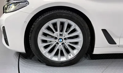 BMW 5-Series 2021, 67945 км, за 20795.68 USD