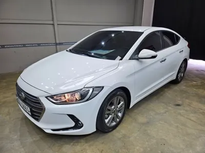 Hyundai Avante · 2016 год