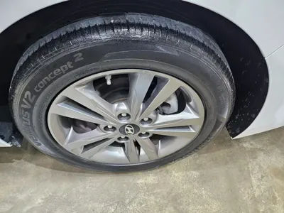 Hyundai Avante 2016, 78000 км, за 6897 USD