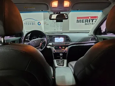 Hyundai Avante 2016, 78000 км, за 6897 USD - фото 7