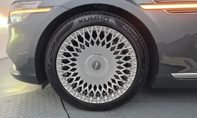 Genesis G90 2019, 135751 км, за 18970.72 USD