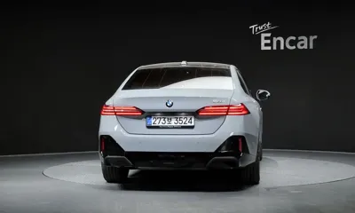 BMW 5-Series 2025, 15846 км, за 44966.85 USD