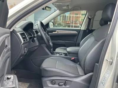 Volkswagen Teramont 2017, 88600 км, за 13084.02 USD