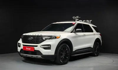 Ford Explorer · 2022 год