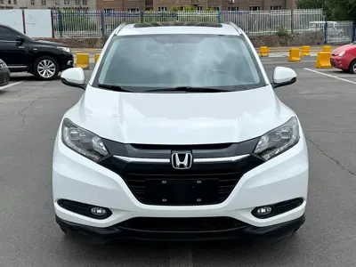 Honda Vezel 2015, 126000 км, за 5854.39 USD