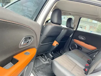 Honda Vezel 2015, 126000 км, за 5854.39 USD