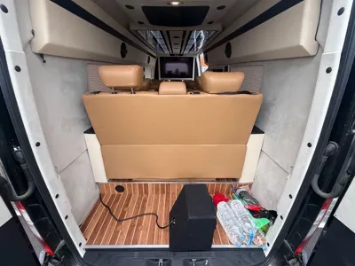 Mercedes-Benz Sprinter 2019, 25099 км, за 63016.94 USD - фото 20