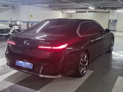 BMW i7 2024, 61000 км, за 74107.75 USD