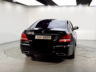 Hyundai Equus 2010, 168000 км, за 1758.96 USD