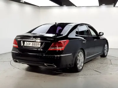 Hyundai Equus 2010, 168000 км, за 1758.96 USD