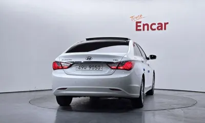 Hyundai Sonata 2011, 133538 км, за 2782.63 USD