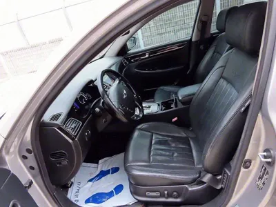 Hyundai Genesis 2012, 230329 км, за 1684.88 USD