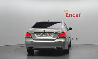 Hyundai Equus 2012, 160534 км, за 2955.86 USD