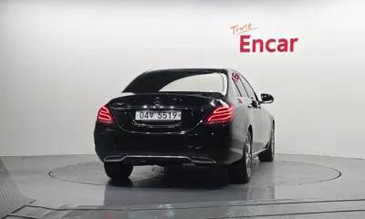 Mercedes-Benz C-Class 2017, 73022 км, за 10439.38 USD