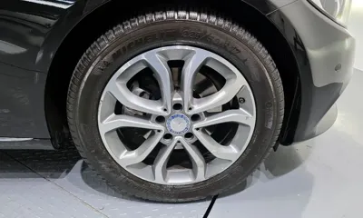 Mercedes-Benz C-Class 2017, 73022 км, за 10439.38 USD