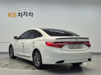 Hyundai Grandeur 2011, 172375 км, за 2487.86 USD