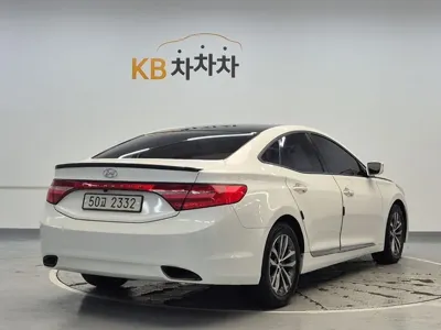 Hyundai Grandeur 2011, 172375 км, за 2487.86 USD