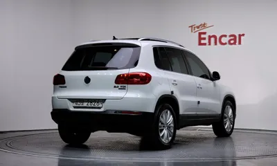 Volkswagen Tiguan 2015, 92281 км, за 5222.11 USD