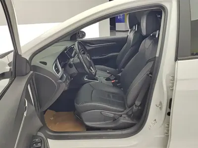 Buick Excelle 2018, 95900 км, за 4243.47 USD - фото 9