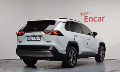 Toyota RAV4 2025, 4393 км, за 30275.01 USD