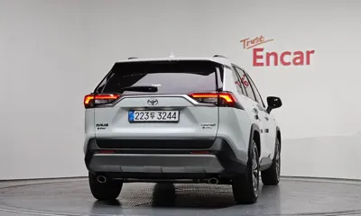Toyota RAV4 2025, 4393 км, за 30275.01 USD