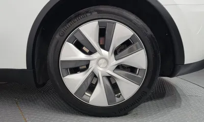 Tesla Model Y 2022, 56091 км, за 26046.74 USD