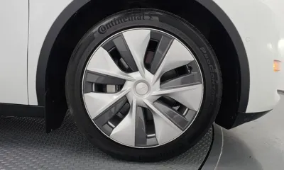 Tesla Model Y 2022, 56091 км, за 26046.74 USD - фото 21