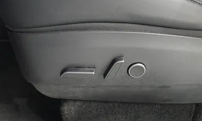 Tesla Model Y 2022, 56091 км, за 26046.74 USD - фото 29