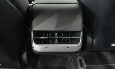 Tesla Model Y 2022, 56091 км, за 26046.74 USD - фото 30