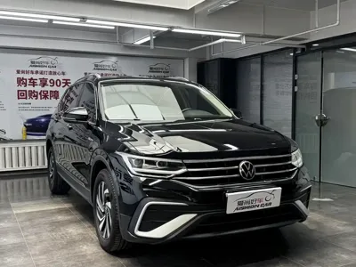 Volkswagen Tiguan L 2022, 40000 км, за 14684.82 USD