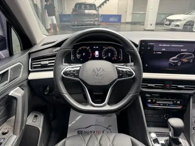 Volkswagen Tiguan L 2022, 40000 км, за 14643.31 USD - фото 9
