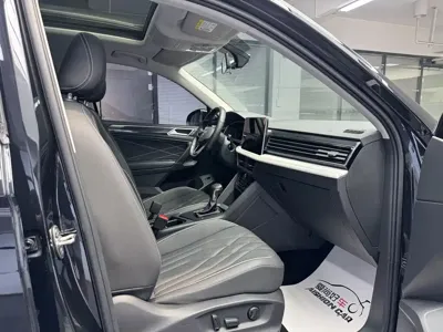 Volkswagen Tiguan L 2022, 40000 км, за 14643.31 USD - фото 11