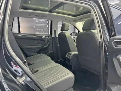 Volkswagen Tiguan L 2022, 40000 км, за 14643.31 USD - фото 13