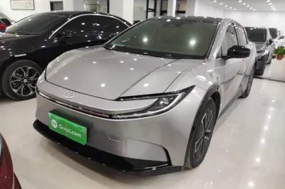 Toyota bZ5 · 2025 год