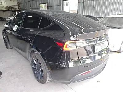 Tesla Model Y 2022, 120600 км, за 21931.85 USD