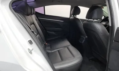 Hyundai Avante 2019, 61738 км, за 8530.31 USD - фото 11