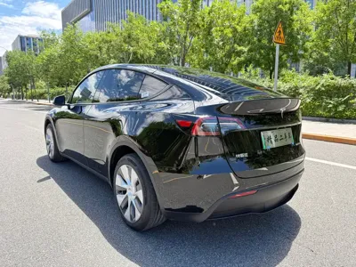 Tesla Model Y 2023, 40000 км, за 27859.17 USD