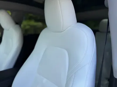 Tesla Model Y 2023, 40000 км, за 27859.17 USD - фото 13
