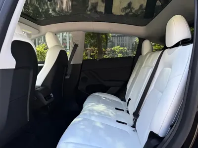 Tesla Model Y 2023, 40000 км, за 27859.17 USD - фото 14