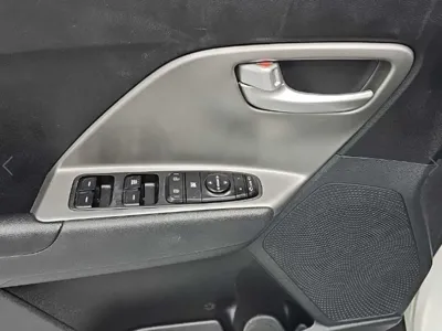 Kia Niro 2023, 245470 км, за 8790.78 USD - фото 16