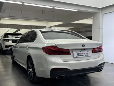 BMW 5 Series 2020, 82000 км, за 27121.37 USD