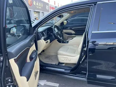 Toyota Highlander 2015, 140000 км, за 12966.14 USD