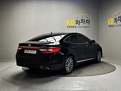 Hyundai Grandeur 2013, 186832 км, за 2405.25 USD