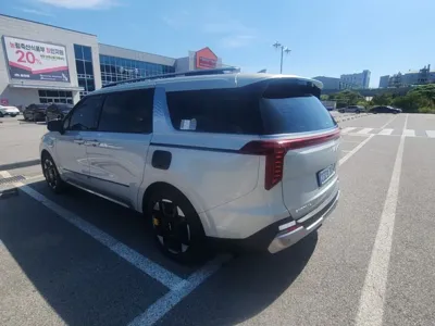 Kia Canival 2025, 25000 км, за 20999.08 USD