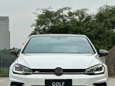 Volkswagen Golf 2020, 60000 км, за 11444.67 USD