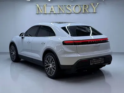 Porsche Macan 2025, 7095 км, за 71661.28 USD